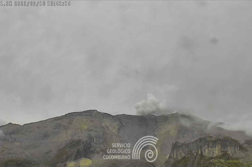 Así se veía el volcán Nevado del Ruiz este miércoles 10 de mayo.