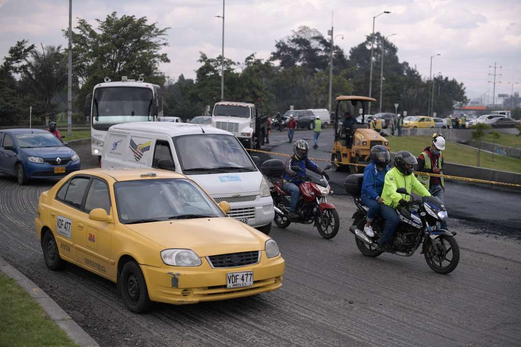 Tráfico en Bogotá, durante la temporada decembrina y por las obras en la Avenida 68.