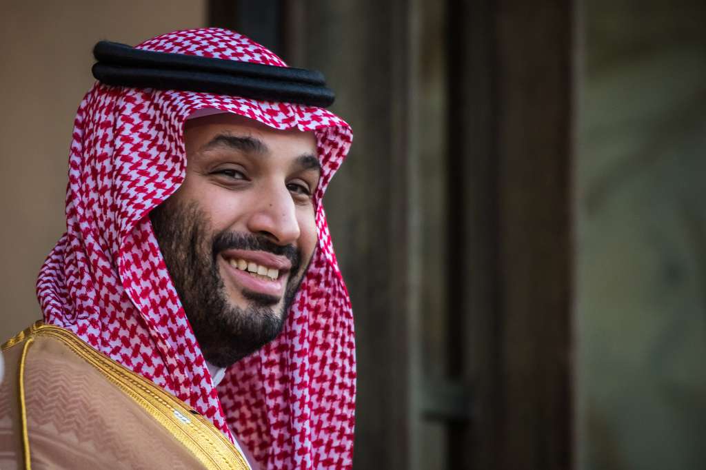 Paris (France), 28/07/2022.- (FILE) - Saudi Crown Prince, Mohammed Bin Salman Bin Abdulaziz Al-Saud looks on upon his arrival for a work dinner at Elysee palace in Paris, France, 28 July 2022 (reissued 27 September 2022). Saudi King Salman bin Abdulaziz issued royal decrees on 27 September appointing Crown Prince Mohammed bin Salman as the Prime Minister and reshuffling the Saudi Cabinet, the official Saudi Press Agency reported. Khalid bin Salman, the deputy defense minister, was announced as the new defense minister. (Francia, Arabia Saudita) EFE/EPA/CHRISTOPHE PETIT TESSON *** Local Caption *** 57835597
