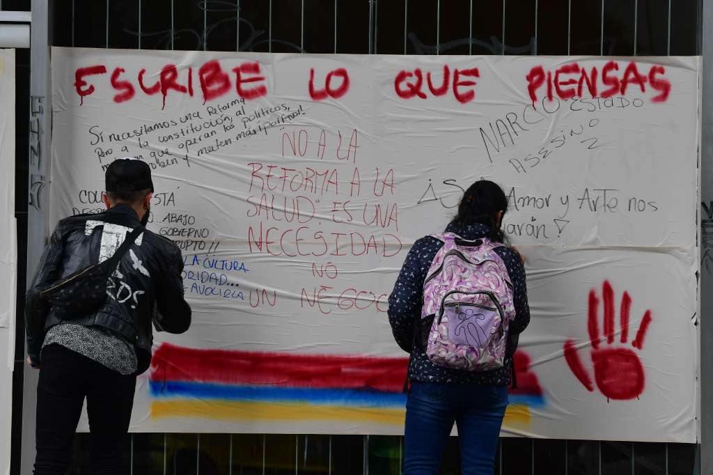 Aspectos de las marchas y disturbios  del Paro Nacional del 5 de mayo de 2021, en el centro de Bogotá.