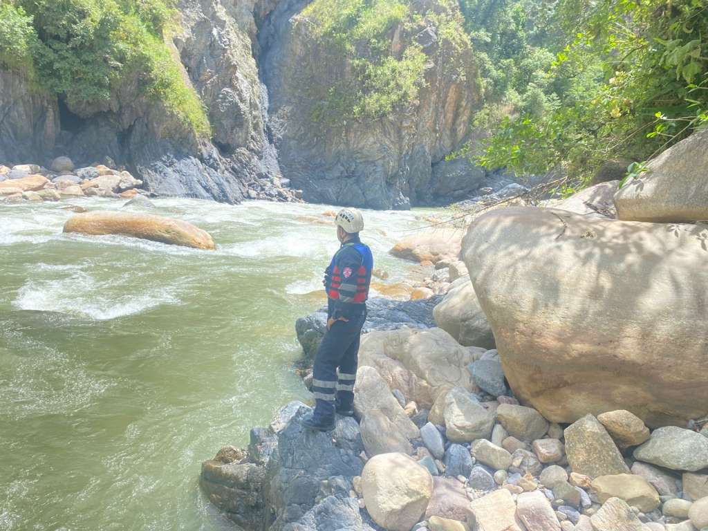 Autoridades departamentales confirmaron que continúan las labores de búsqueda de menor de 11 años desaparecida tras creciente súbita en el río Blanco, en jurisdicción del municipio de Gutiérrez, Cundinamarca, el pasado 3 de noviembre.