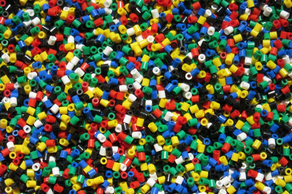 Los microplásticos se definen como partículas con un tamaño inferior a los 5 milímetros (Imagen de referencia) / Pixabay