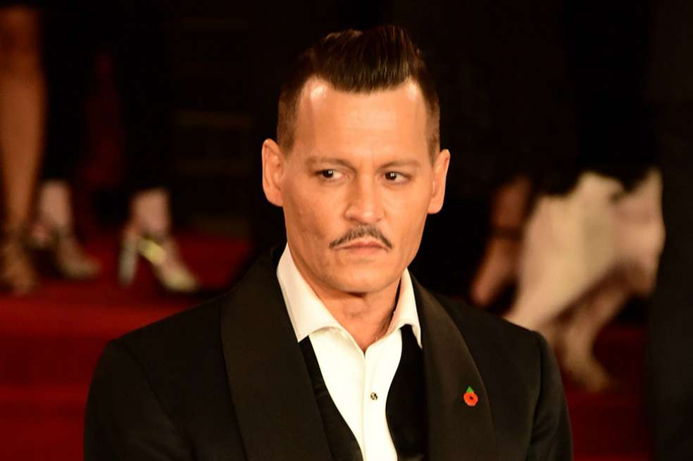 Johnny Depp mantiene su estilo de vida intacto. / Bang Showbiz
