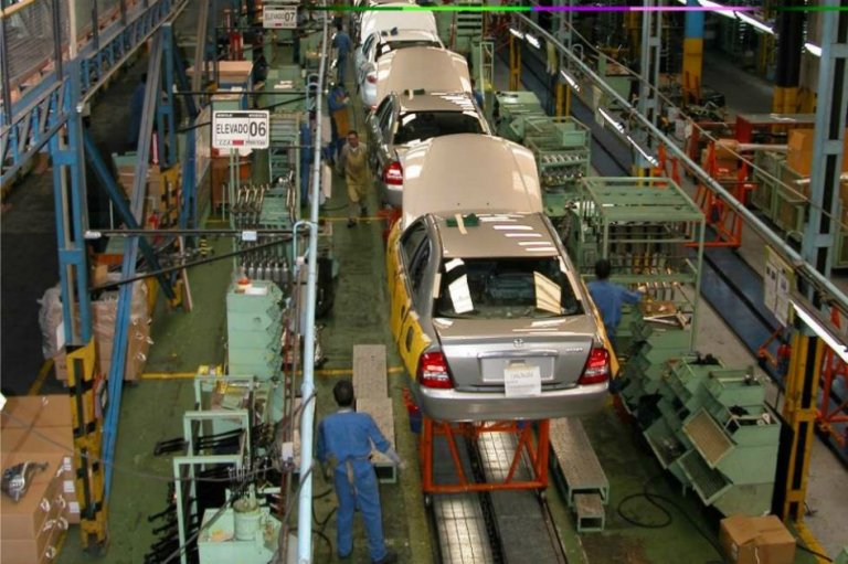 Siguen cayendo las ventas de carros