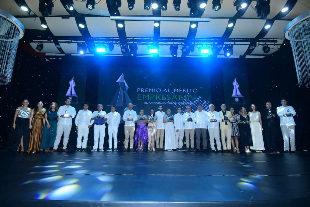 La ceremonia otorgó 13 premios a las 52 empresas y empresarios nominados en diversas categorías.