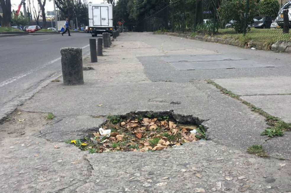 Según el concejal Nieves Herrera el 52% de los andenes de la ciudad se encuentran en regular o mal estado.