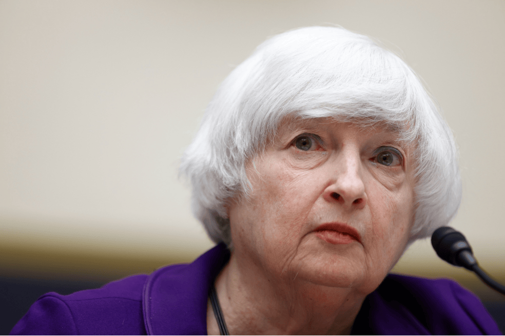 La secretaria del Tesoro de Estados Unidos insistió en reforzar la reglamentación de las criptomonedas.