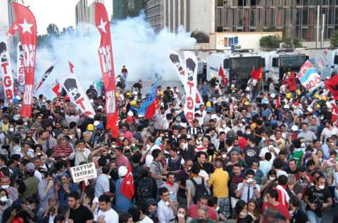 Gobierno turco convocaría referéndum sobre futuro de la plaza Taksim