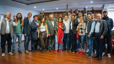 Sindicatos y exfuncionarios de Petro aterrizan en la primera lista del frente amplio: así quedó