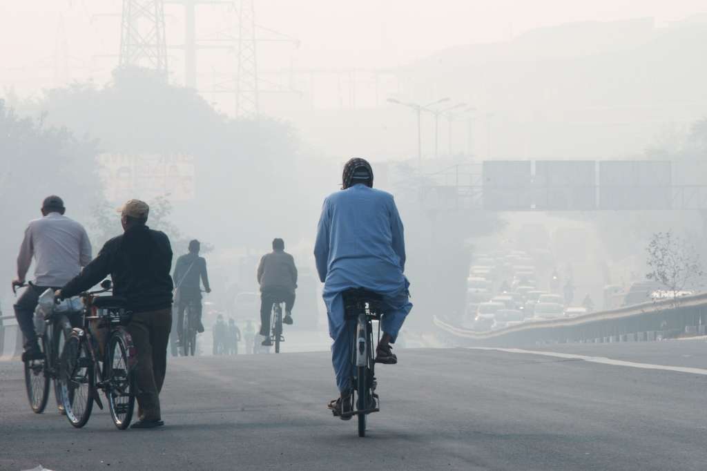 La directriz de política es la internalización de los costos que genera la contaminación.
/ Bloomberg News