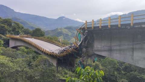 Se cae puente en una de las rutas alternas a la vía Bogotá – Villavicencio
