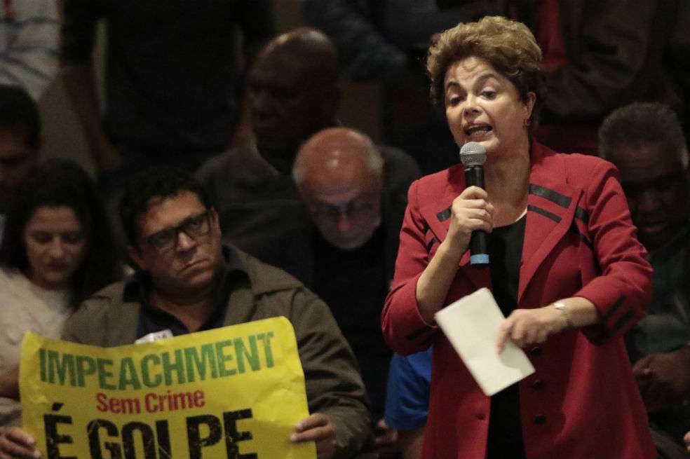 En 2016 la expresidenta de Brasil, Dilma Rousseff, fue destituida de su cargo luego de que el Senado del país la encontrara culpable de los cargos de maquillaje fiscal y corrupción. / AFP