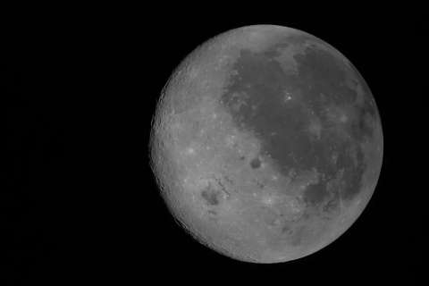 Artemis 2 lo logró: sobrevoló con éxito el lado oculto de la Luna y consiguió un récord