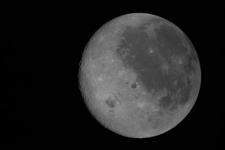 Artemis 2 lo logró: sobrevoló con éxito el lado oculto de la Luna y consiguió un récord