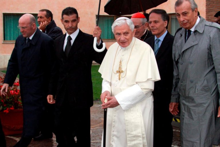 El papa Benedicto XVI llegó al Líbano