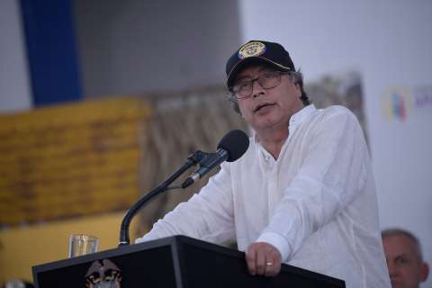 Petro anunció decreto de desastre natural ante incendios y escasez de agua