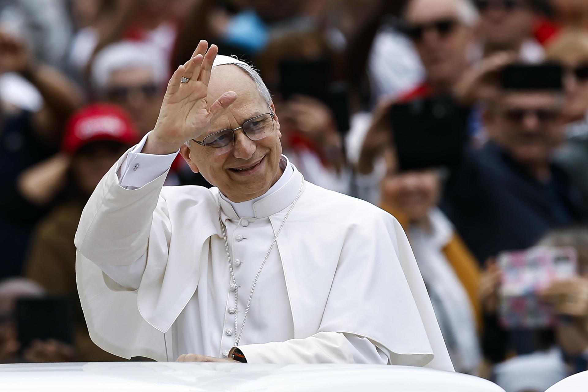 VATICAN CITY (Vatican City State (Holy See)), 21/05/2025.- Pope Leone XIV during the weekly general audience in Saint Peters Square, Vatican City, 21 May 2025. (Papa) EFE/EPA/ANGELO CARCONI