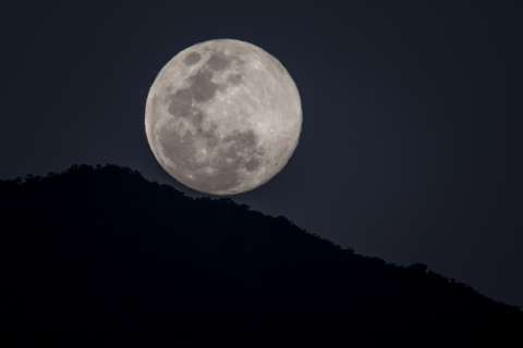La NASA prepara una misión científica para estudiar el polvo pegajoso de la Luna