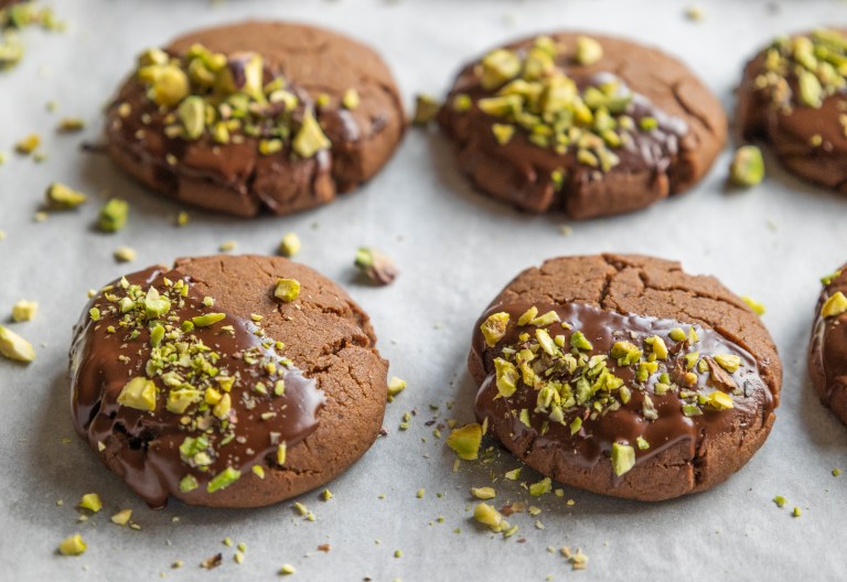 Galletas de pistacho y chocolate listas en 30 minutos