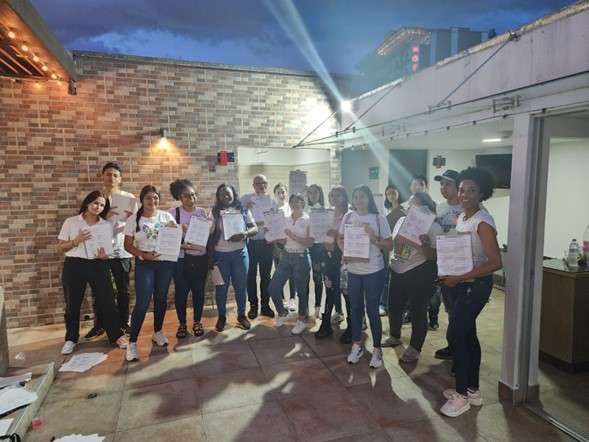 Encuestadores WAA SAS.