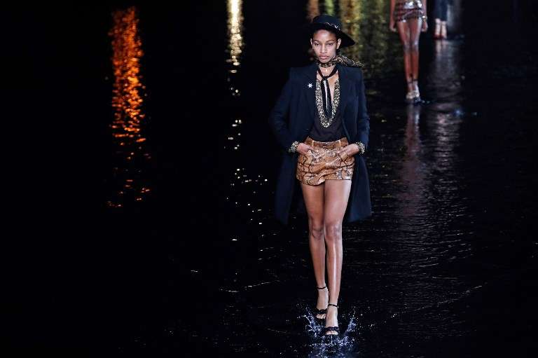 Desfile de Yves Saint Laurent en París en 2018. / Foto de referencia / AFP / FRANCOIS GUILLOT