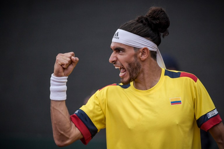 El colombo español Adriá Soriano celebra un punto en su partido ante Alex Knaff.