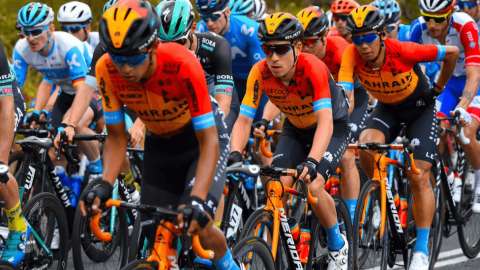 Richie Porte es líder del Tour Down Under, en el que un colombiano es revelación