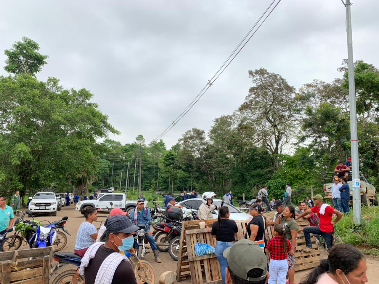 Los bloqueos en la cabecera del puente Guillermo Gaviria han dificultado la movilidad hacia el municipio vecino de Barrancabermeja.