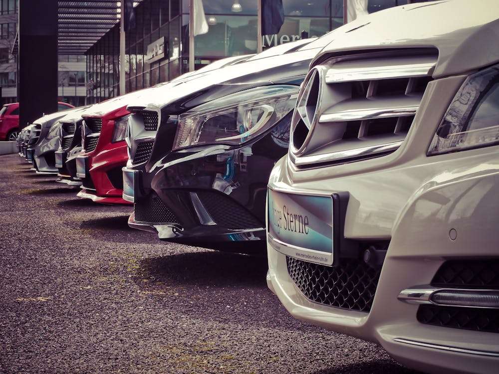 Colores de los carros asociados con la inteligencia de los conductores