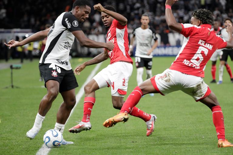 Así quedó la tabla del grupo en Libertadores tras la derrota de Santa Fe contra Corinthians