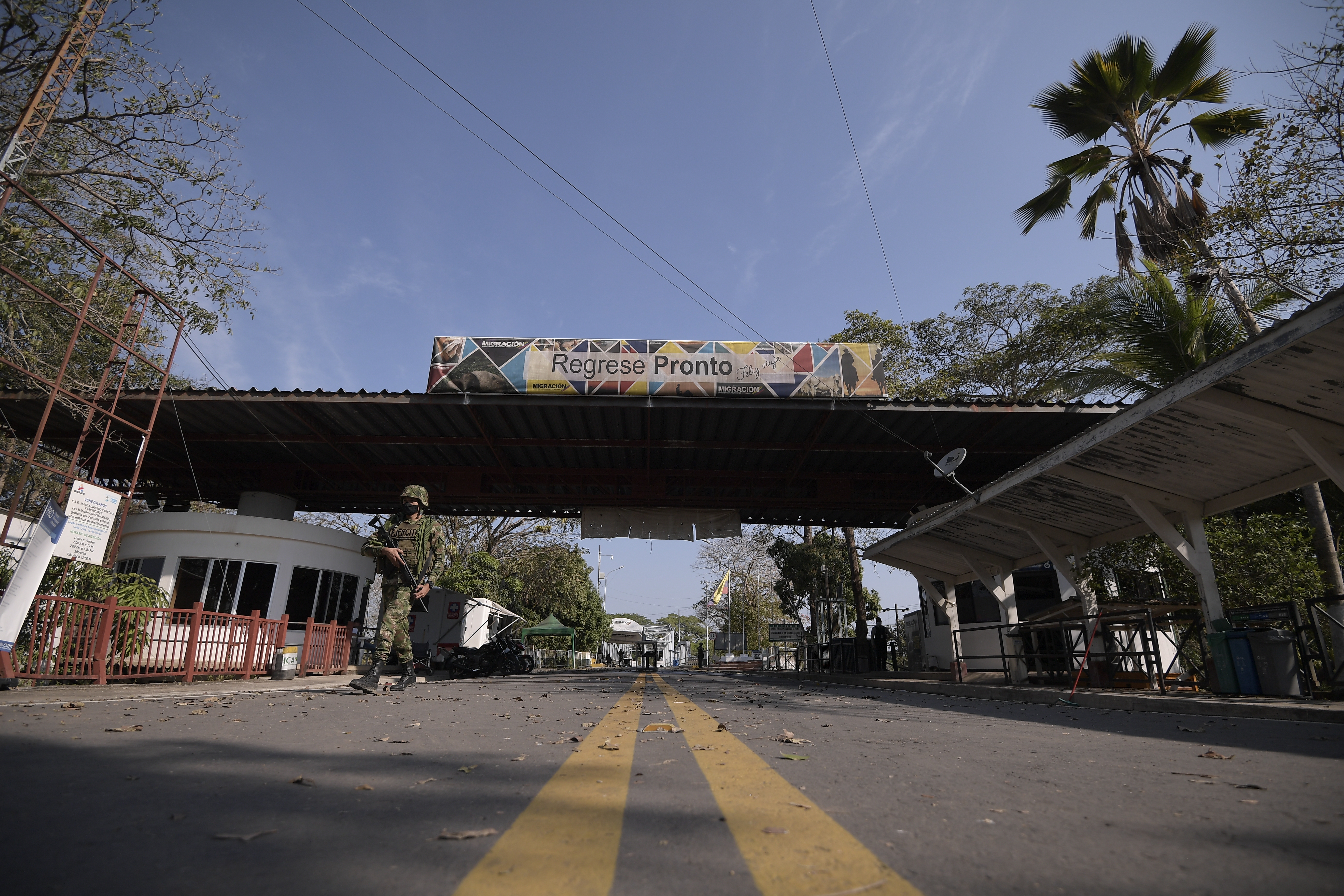 Migración de ciudadanos venezolanos por el Puente Internacional José Antonio Páez, punto fronterizo sobre el río Arauca que comunica a las poblaciones de El Amparo en Venezuela y Arauca en Colombia.
