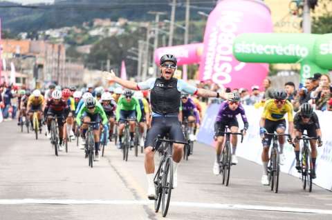 Jonathan Guatibonza dio el golpe en la segunda etapa de la Vuelta de la Juventud