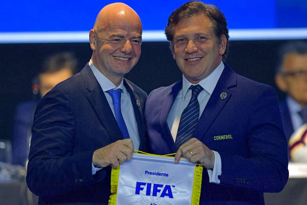 Infantino y Domínguez, máximos dirigentes de Fifa y Conmebol, respectivamente. / Fifa