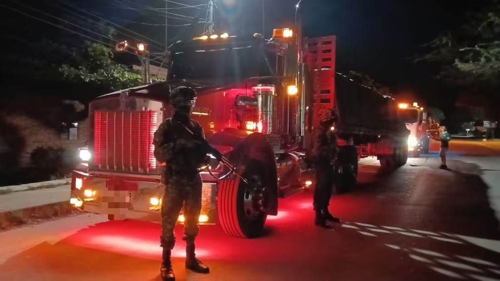 Recuperan tres vehículos robados en la vía Panamericana en Cauca.