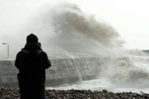 Impresionantes imágenes del temporal en Inglaterra y Gales