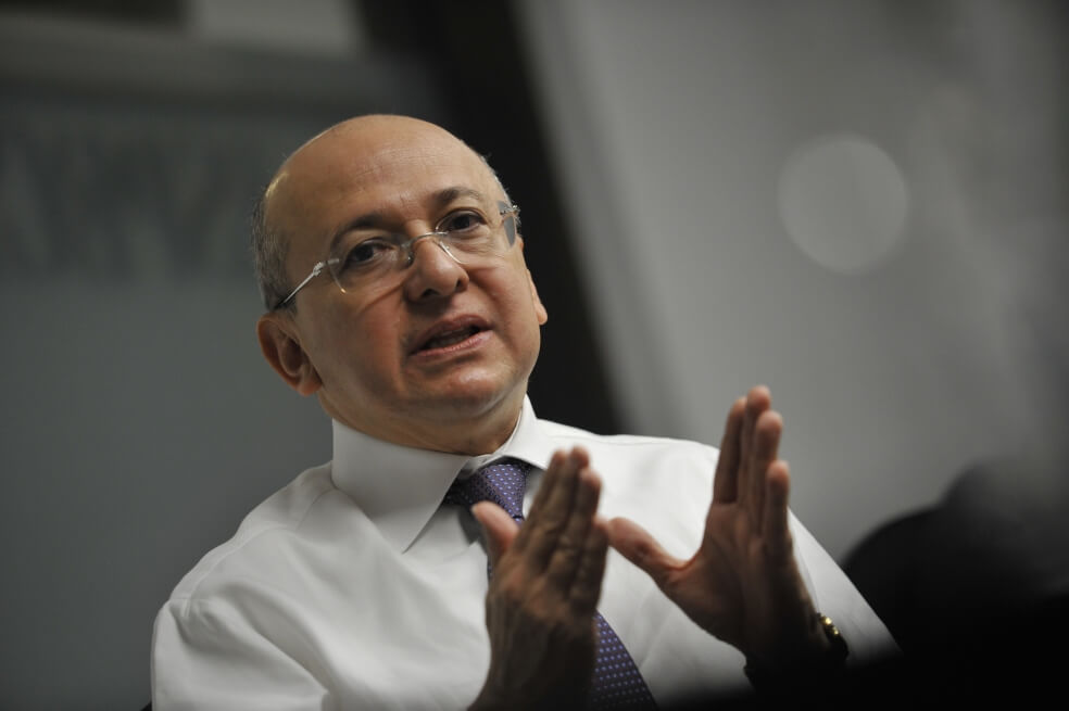 En septiembre de 2020 el exfiscal general Eduardo Montealegre y su exvicefiscal, Jorge Perdomo, pidieron ser acreditados como víctimas en el proceso contra el expresidente Álvaro Uribe. La petición sigue en veremos pues solo podrá ser resuelta por un juez en etapa de juicio. / Foto: Archivo. 