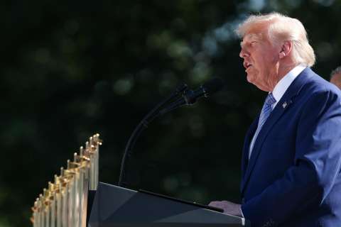 Trump dice a la Unión Europea que pagará un “precio muy alto” por la multa a Google
