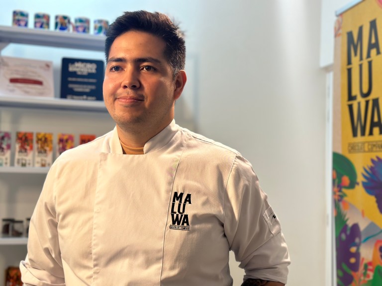 El emprendedor del SENA que está cambiando el negocio del cacao y mejorando vidas