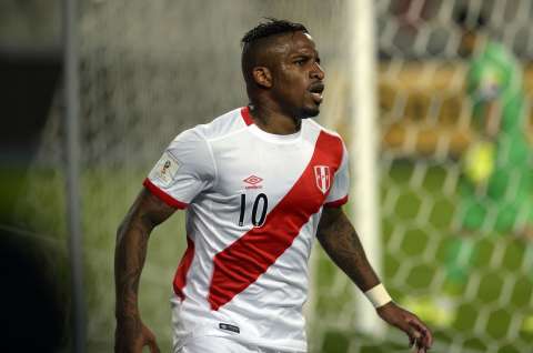 Farfán, en duda para jugar contra Argentina y Colombia