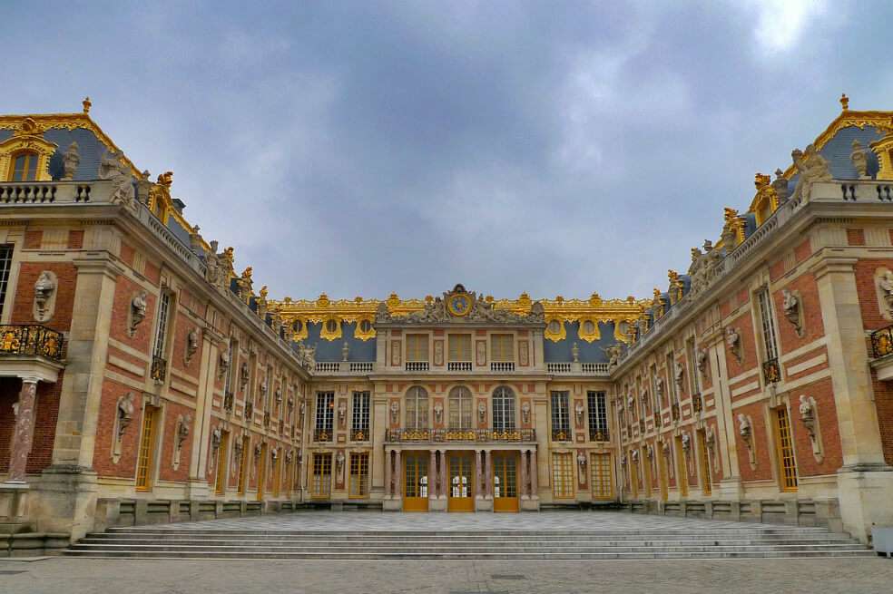 El Palacio de Versalles fue la residencia de los reyes de Francia durante el siglo XVIII, antes de la Revolución Francesa.