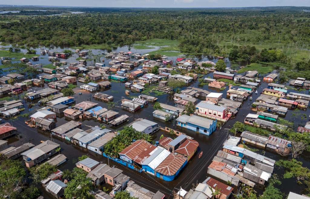 Inundaciones sin precedentes en la ciudad brasileña de Manaos y sus cercanías a mitad de año.