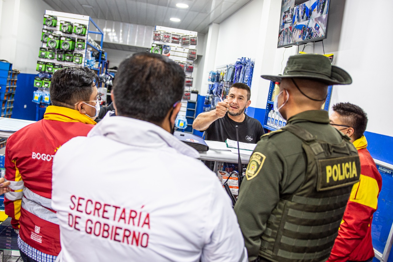 Seis bares y bodegas de reciclaje fueron cerradas en Ciudad Bolívar.