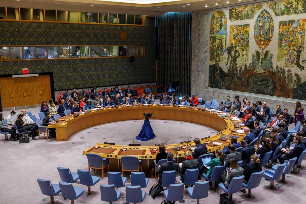 New York (United States), 22/03/2024.- Members of the United Nations Security Council gather to vote for a resolution on a ceasefire in Gaza during a United Nations Security Council meeting at the United Nations Headquarters in New York, USA, 22 March 2024. The council failed to reach enough votes to pass the resolution. (Nueva York) EFE/EPA/SARAH YENESEL