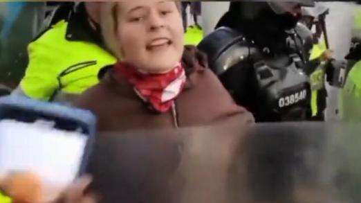 Ciudadana estadounidense, una de las capturadas en protestas de Bogotá de 28A