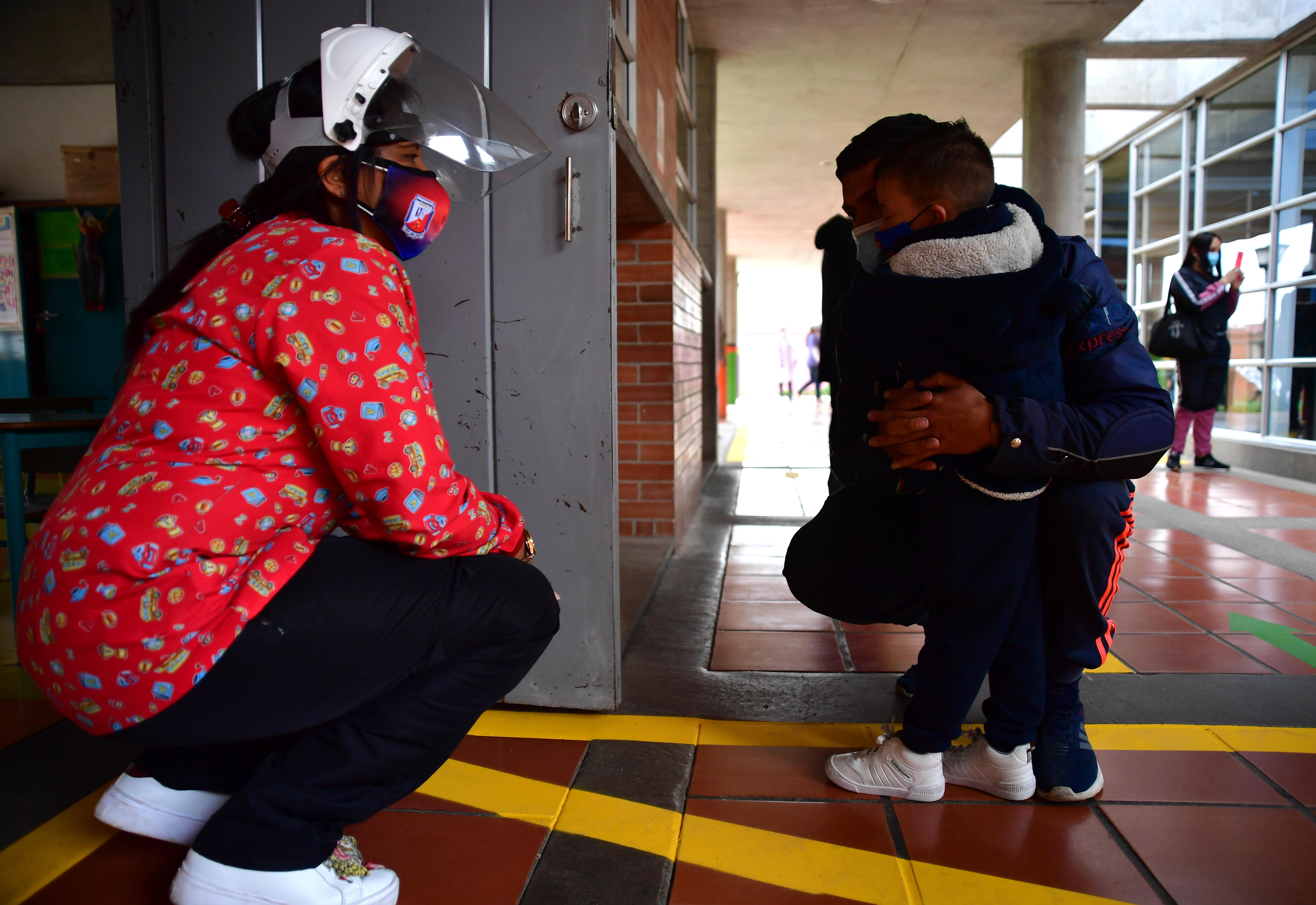 Estudiantes regresan a clases presenciales en los colegios públicos de Bogotá, durante la pandemia por Covid-19.