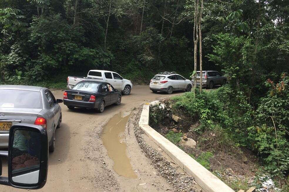 Hasta 20 horas en un recorrido de menos de 100 kilómetros sufren los viajeros que transitan hoy por la vía de Guateque al Llano. / Luzdary Ayala V.