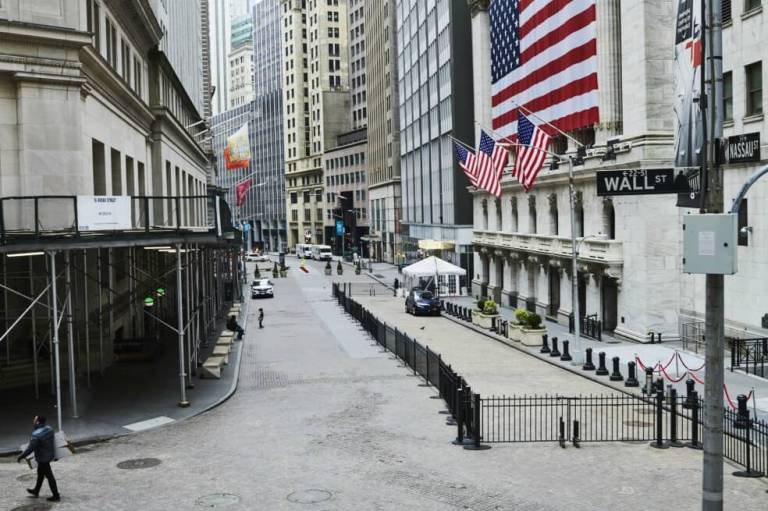 El petróleo repuntó y Wall Street cerró al alza en medio de expectativa sobre vacuna contra COVID-19