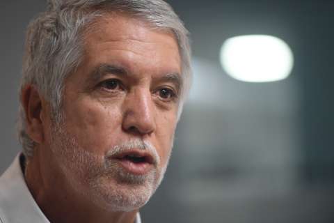 Peñalosa inscribe comité para comenzar a recoger firmas para su candidatura