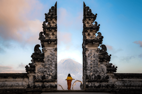 Colombianos ya no necesitan visa para viajar a Indonesia: ¿Qué hacer en este país?