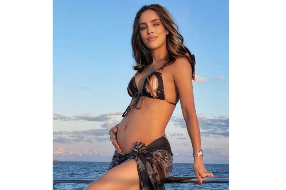 Así se ve Sara Corrales embarazada de su primer hijo.